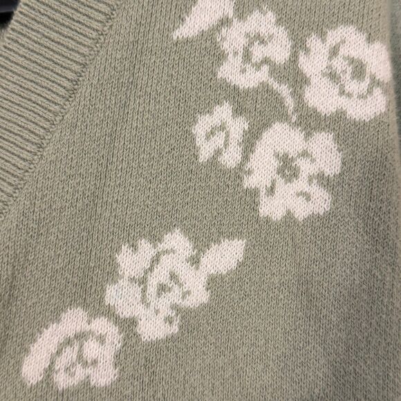 Hollister Floral green cropped cardigan size medium - Picture 3 of 5